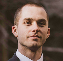 Strokovnjak za kripto trge Thomas Whitfield, portret analitika trgovanja
